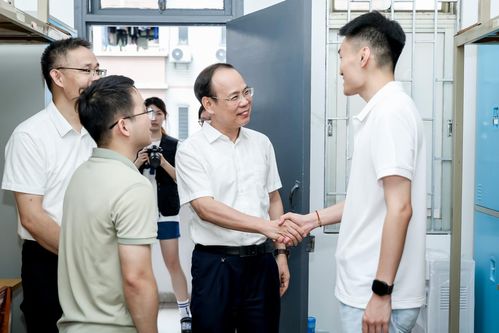 薪火相傳 廣工喜迎1.5萬(wàn)新生，三代同校見(jiàn)證育人傳承